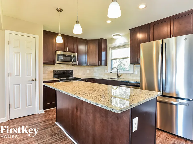119 Melanie Dr — Photo 6