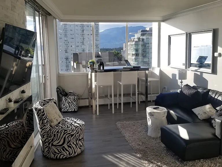 1251 Cardero St — Photo 3