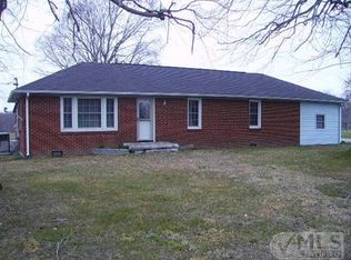 2015 Pleasant Grove Rd, Westmoreland, TN 37186