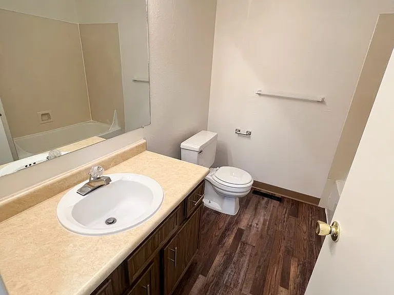 846 Homedale Rd — Photo 20