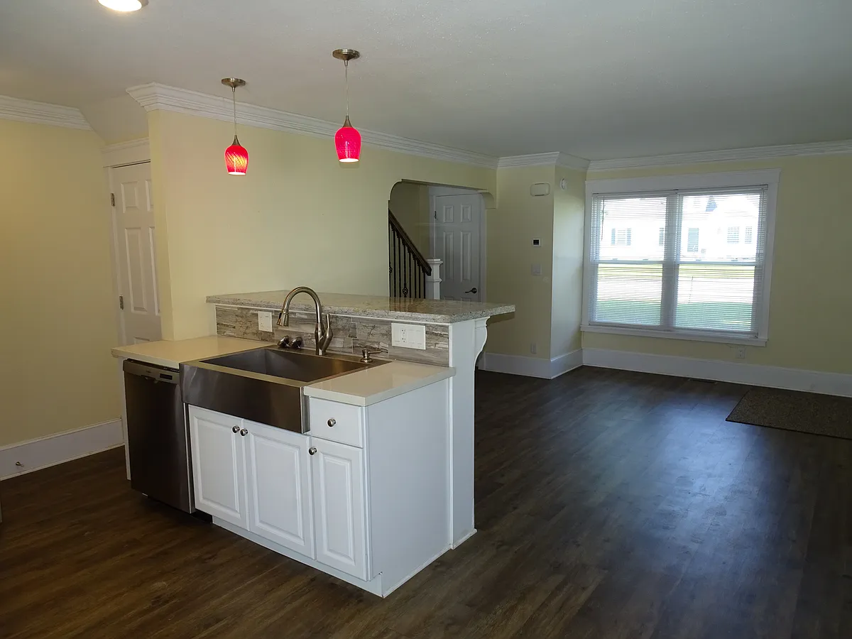 Building Photo - 1112 W Maumee St #2