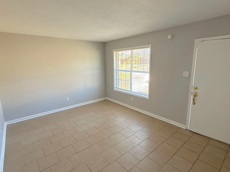 3494 Cane Ridge Dr — Photo 3