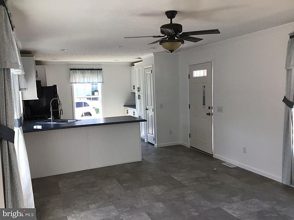 5th image of 123 Adams Dr