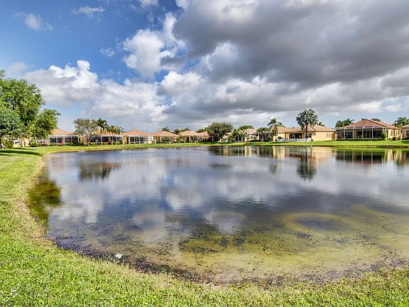 2nd image of 7208 Demedici Cir