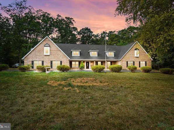 4212 Navajo Dr, Westminster, MD 21157