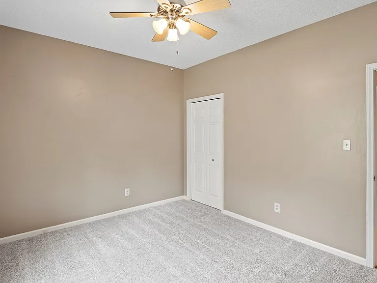 328 Glencoe Dr — Photo 20