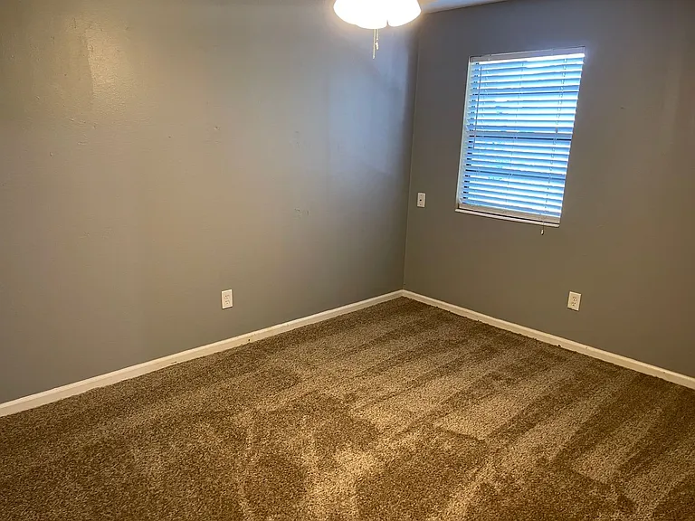 1413 Pullen Rd #E — Photo 2
