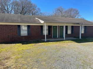 36 Leslie Rd #A-B, Conway, AR 72032