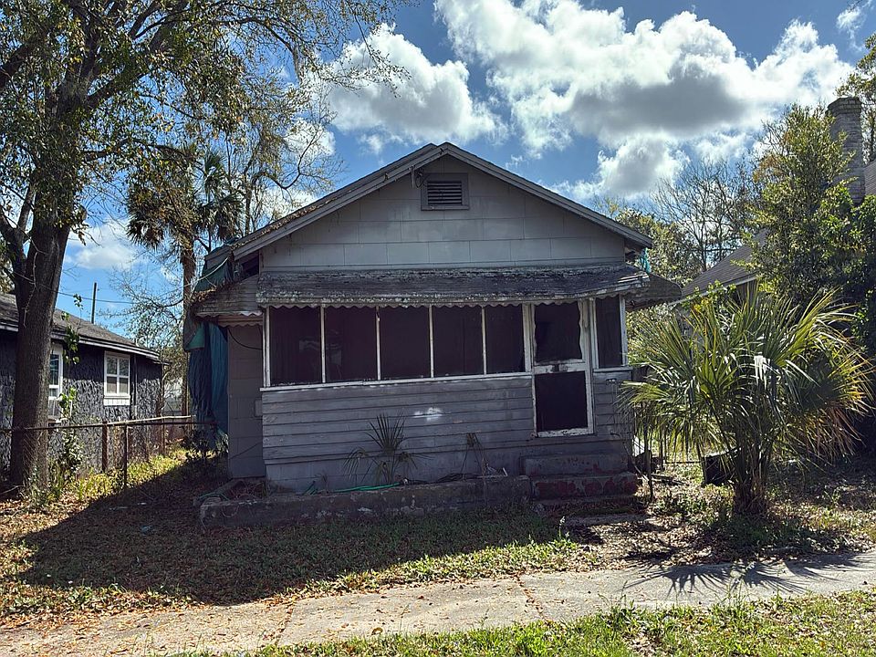 1st image of 1024 W 26th St