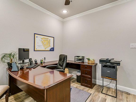 4th image of 7822 Ashwood Dr