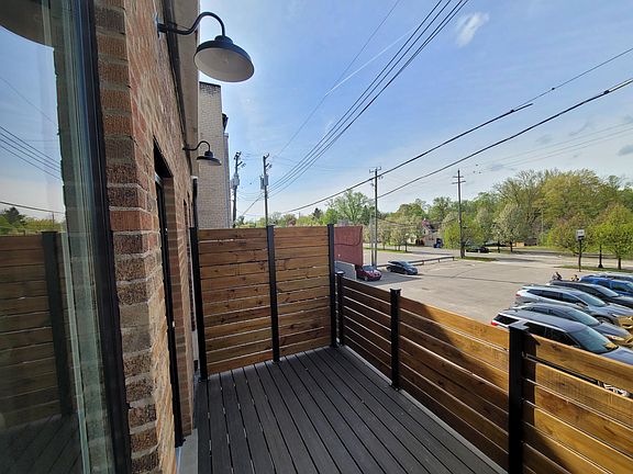 5th image of 210 E Sibley St #201