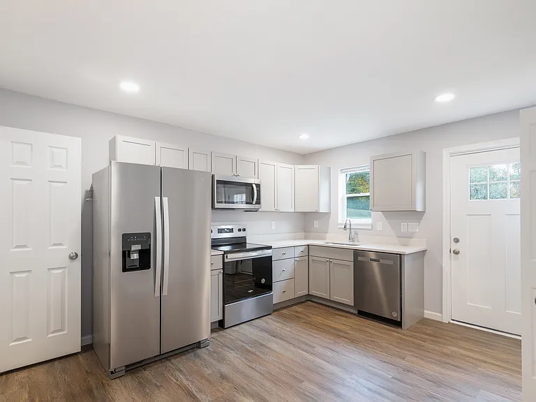 6900 Seaver Dr #1 — Photo 13