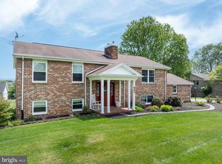 860 Oak Ridge Ave, State College, PA 16801