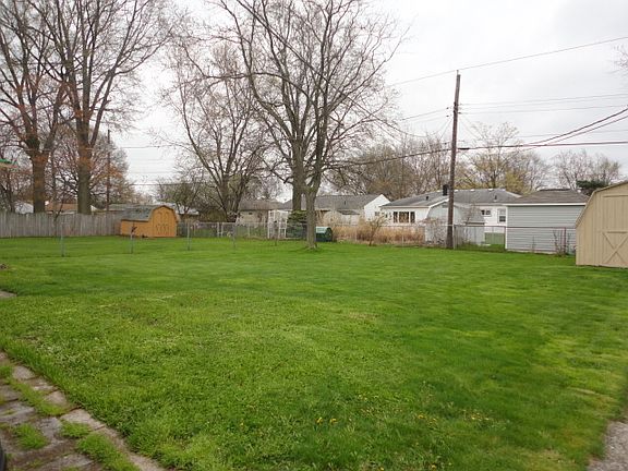3rd image of 8795 Newkirk Dr
