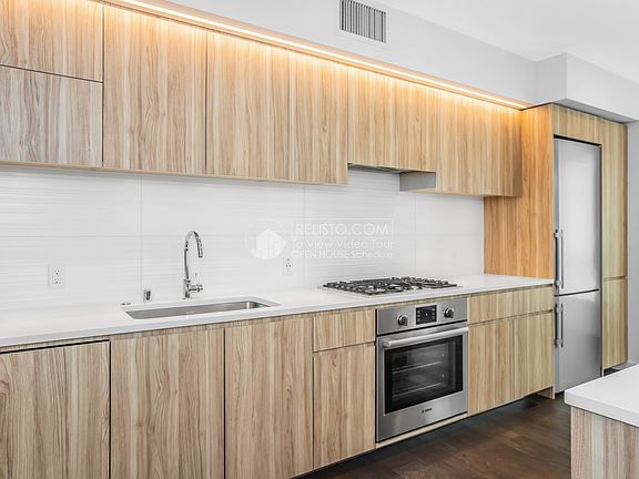 4th image of 1300 22nd St APT 210
