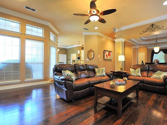 4th image of 410 Rosebrook Cir