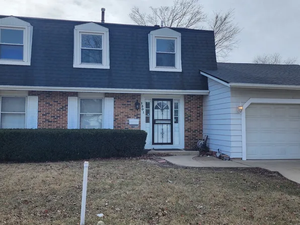 1501 White Trl, Elk Grove Village, IL 60007