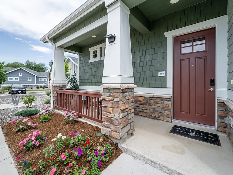 Avilla Eastlake — Photo 8