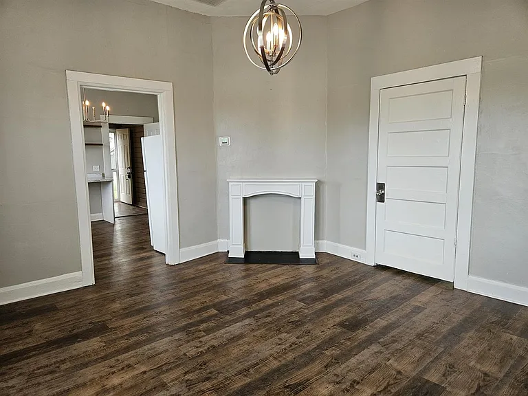 605 Round St — Photo 11