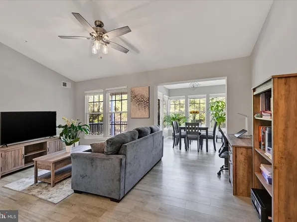 3137 Katewood Ct #3, Mount Washington, MD 21209