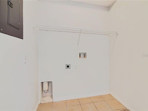 5th image of 612 Monroe Cir