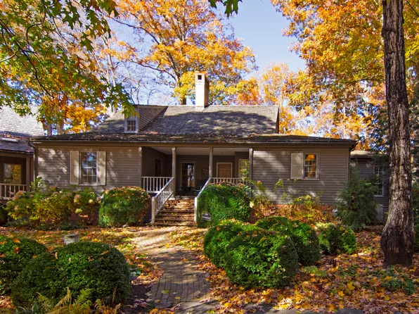 146 Creekside Ct, White Sulphur Springs, WV 24986