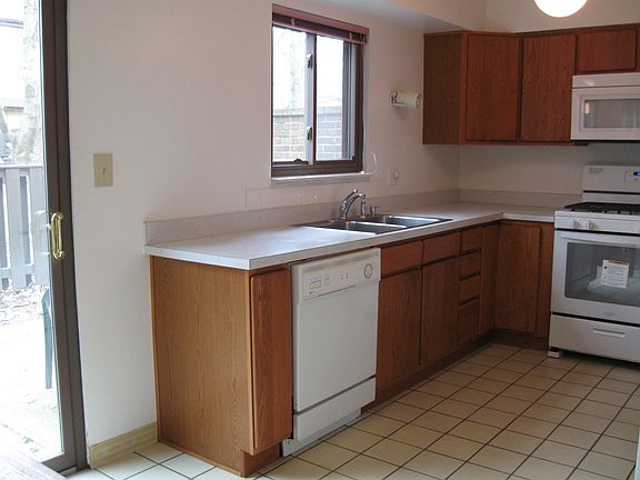 2nd image of 513 Turnberry Ln
