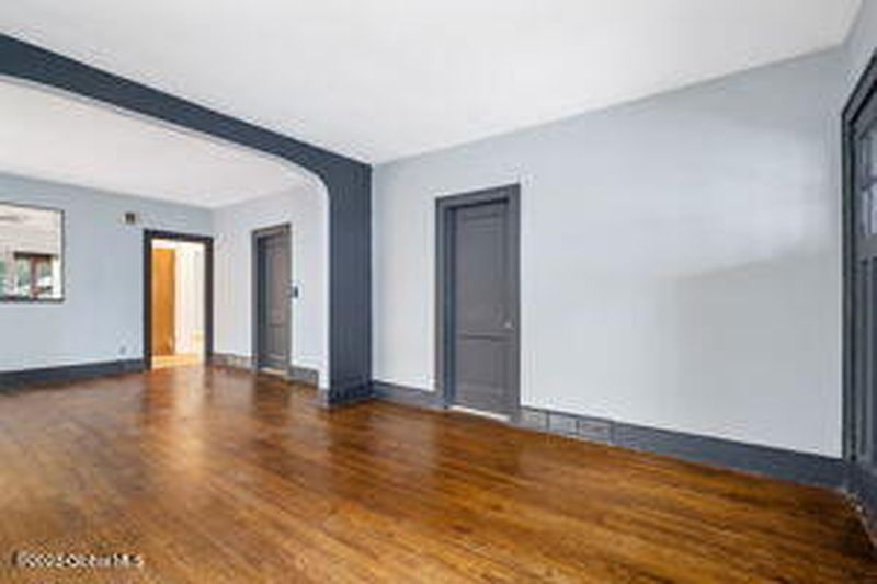 5th image of 422 Fourth Street