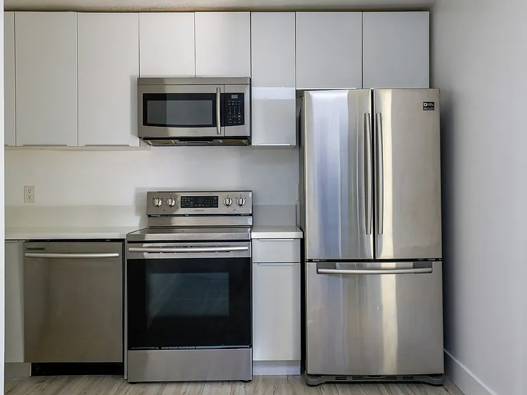 850 N Van Ness Ave #2 — Photo 6