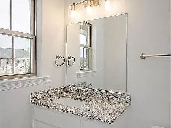 4th image of 1474 Partierre Ln N