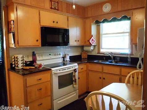 2nd image of 806 Lookout Dr