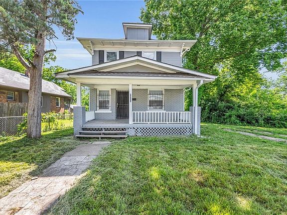 2nd image of 4943 College Ave