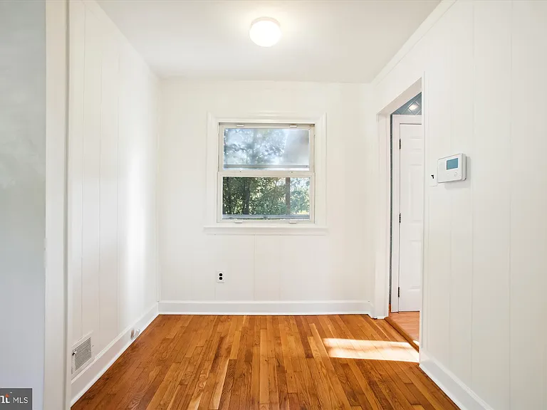 2405 Phillips Dr — Photo 12