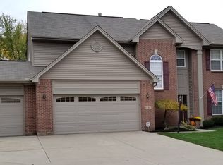 5136 Summerset Dr, Tipp City, OH 45371