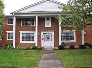 20909 Wildwood Dr, Harper Woods, MI 48225