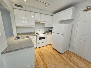 524 Yonge St #201, Toronto, ON M4Y1X9