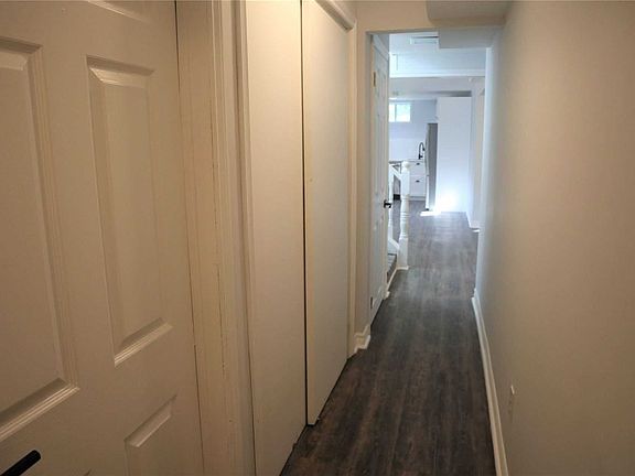 5th image of 39 Erindale Ave