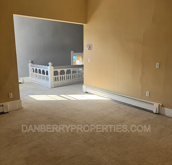 134 W Tiffin St #B — Photo 14