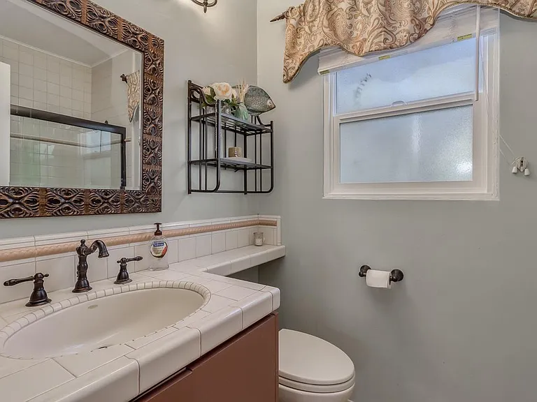1750 Plum St — Photo 14