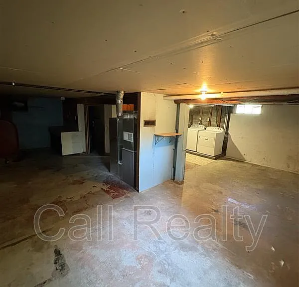 1210 N Locust Rd — Photo 13