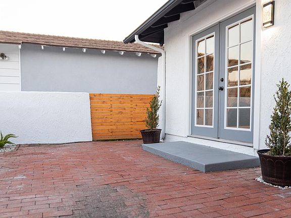 5th image of 2373 Westcott Ave