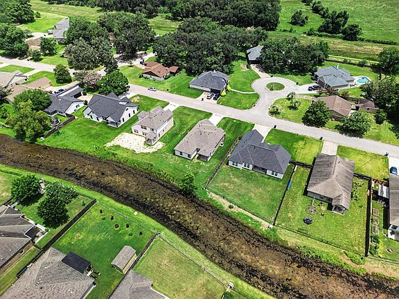 5th image of 229 Crestview Dr