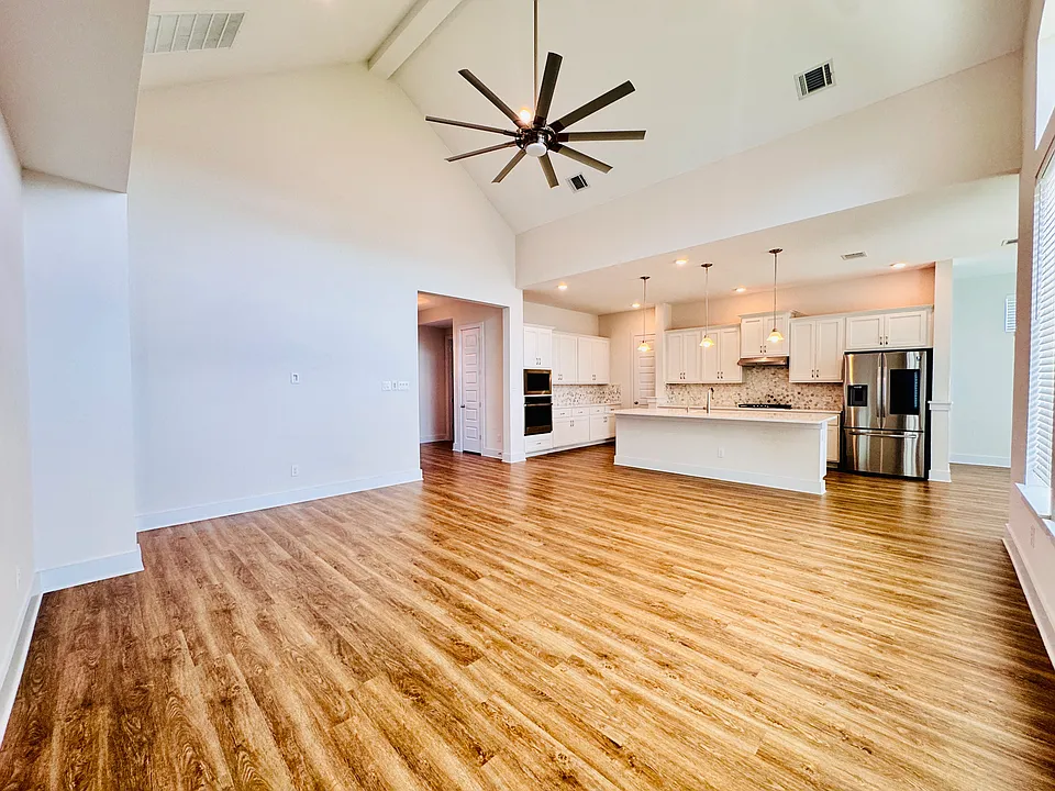 2605 Brushwood Mdw