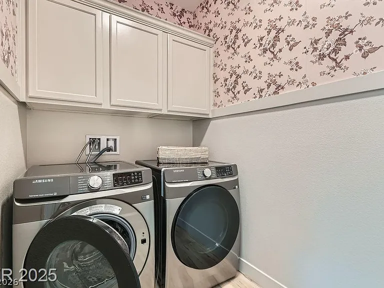 5873 Skyfall Ct — Photo 11