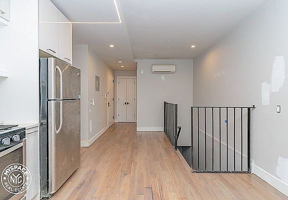 3rd image of 185 Clifton Pl Unit 1A