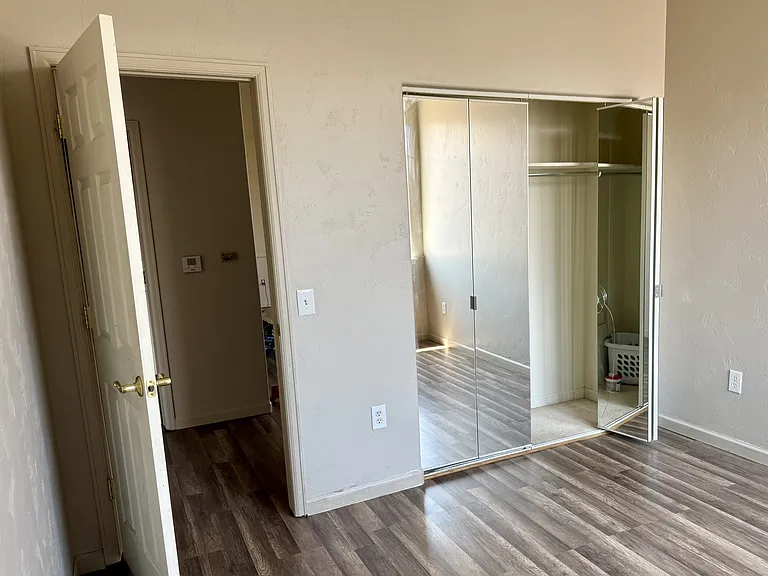 2457 Thunder Mountain Dr — Photo 2