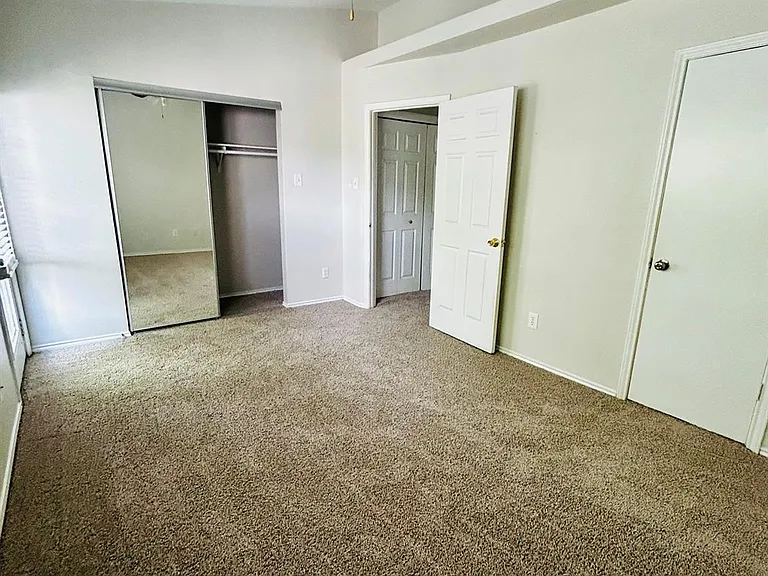 1818 River Crossing Cir #C — Photo 21