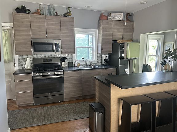 4th image of 504 Elk St