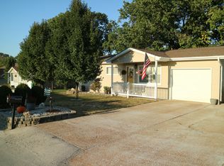 2740 Royal Oak Dr, High Ridge, MO 63049