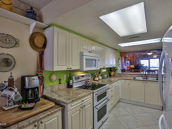 2nd image of 3 Oceans West Blvd APT 6B3
